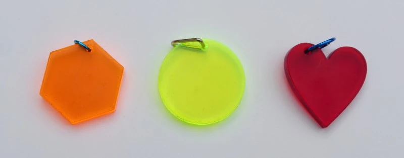 Ohrringe aus Acrylglas